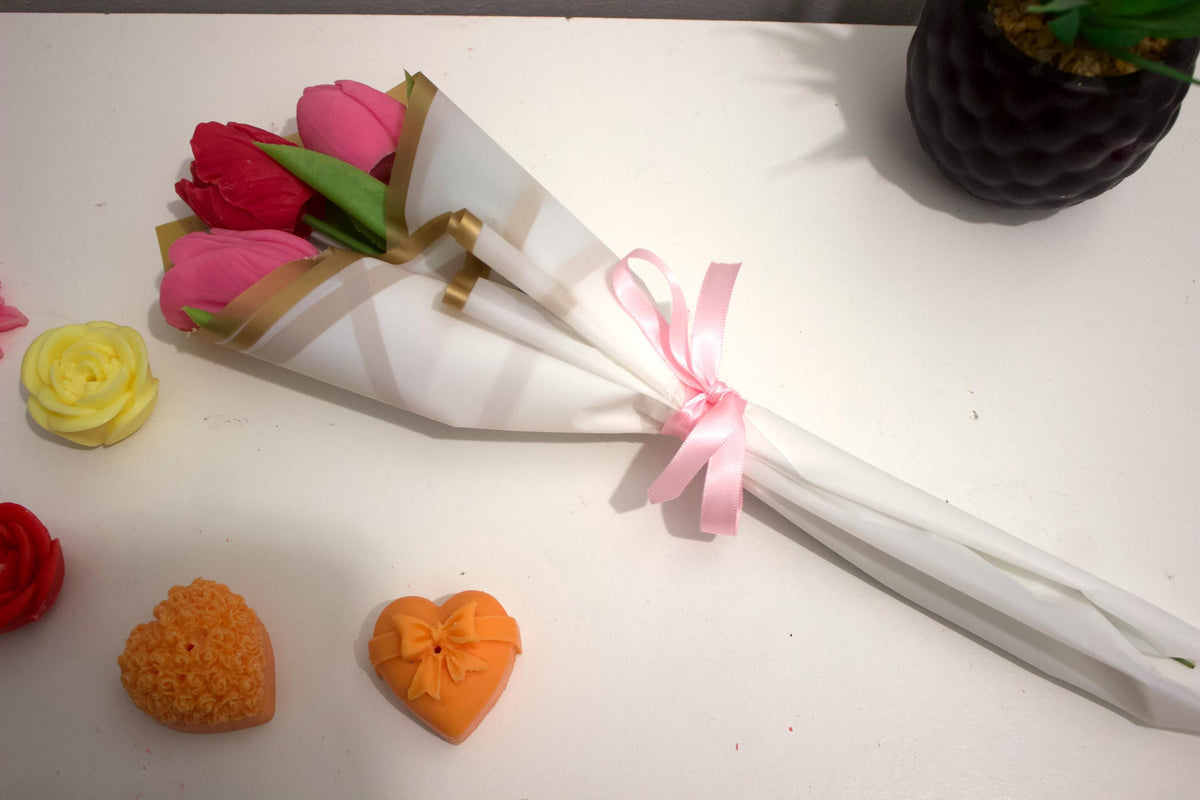 Handmade Tulip & Rose Wax Melts Bouquet: Unique Floral Home Fragrance