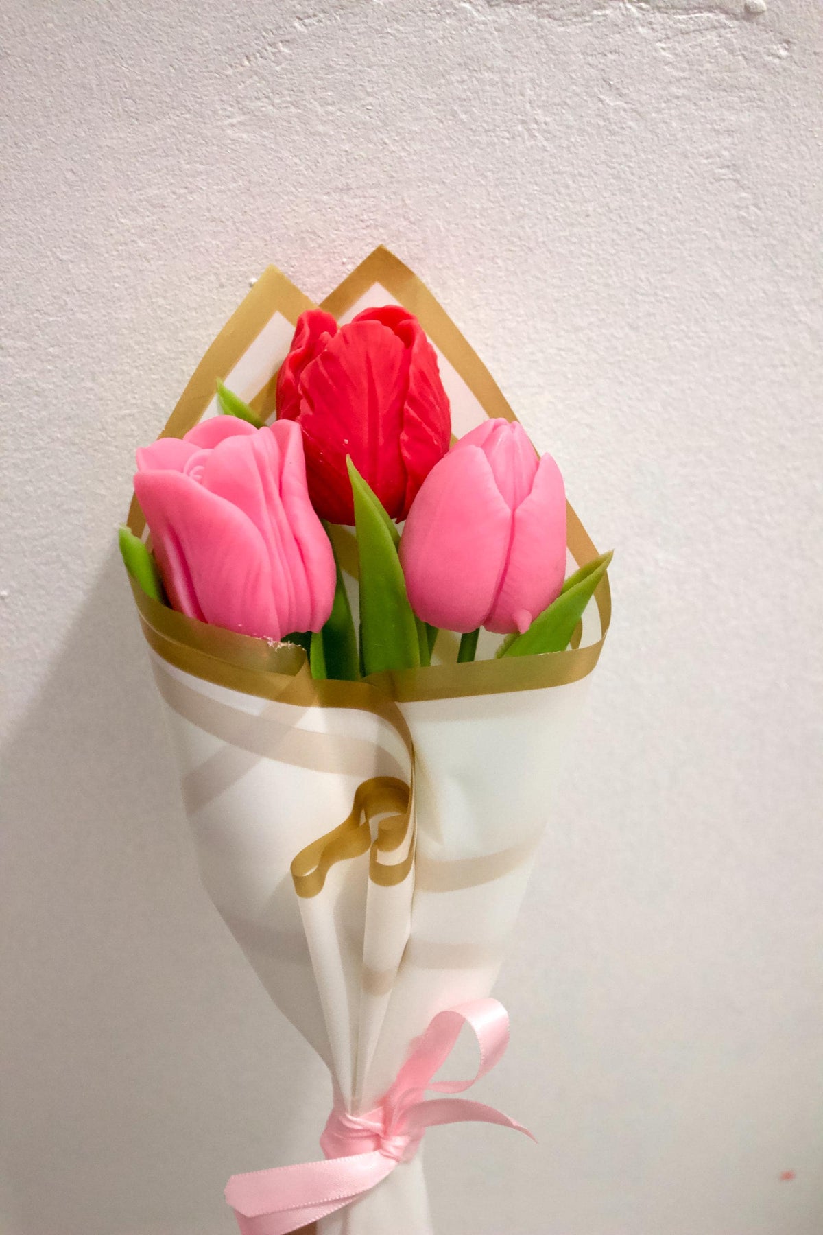Handmade Tulip & Rose Wax Melts Bouquet: Unique Floral Home Fragrance