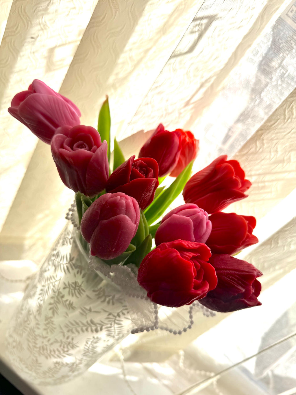 Handmade Tulip & Rose Wax Melts Bouquet: Unique Floral Home Fragrance