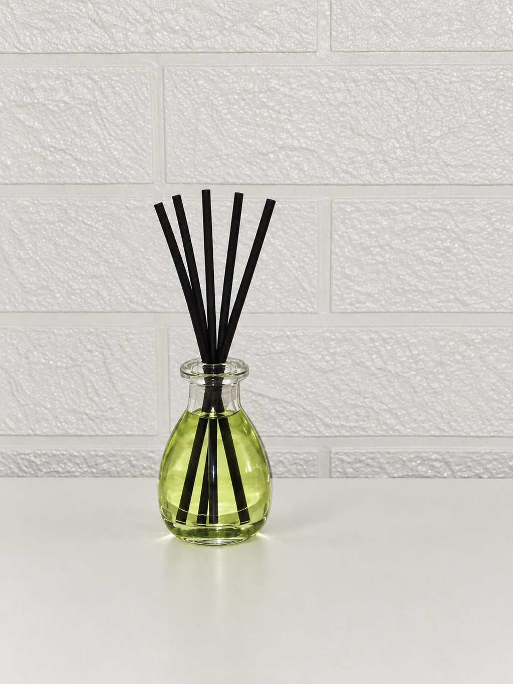 120ml Luxury Reed Diffuser, Elegant Home Fragrance, Minimalist Glass Bottle (UK Handmade)